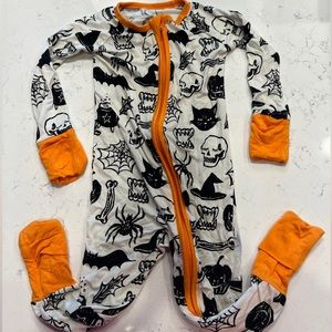 Little sleepies zippies pajamas no holes or stains. Worn handful of times